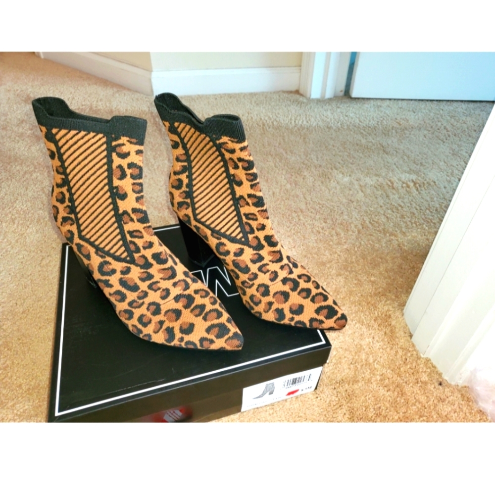Never worn Mia 8.5 Zebra print bootie